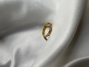 Small Figaro Ring