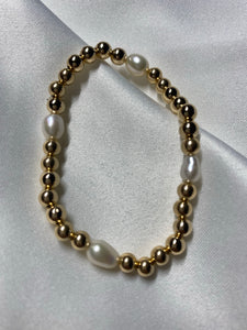 Gold with a hint of pearl Bracelet